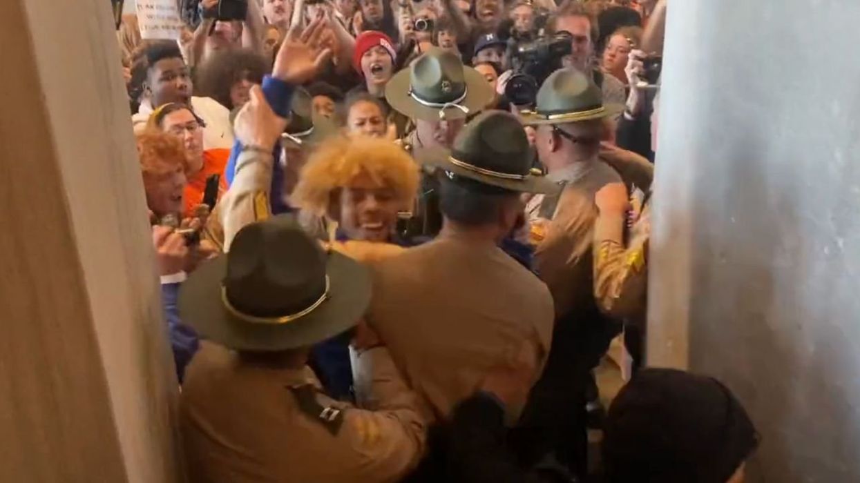 Anti-gun protesters storm Tennessee state Capitol, attempt to shove past troopers — media claims, 'This was a peaceful protest'