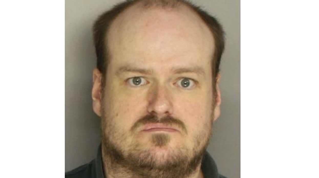 Man who burned down his grandmother's house while she was inside now accused of slitting his father's throat