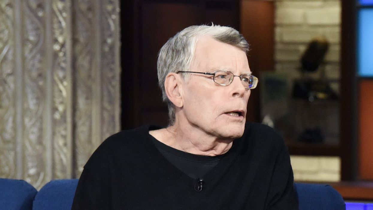 Far-left novelist Stephen King gets hilariously mocked on Twitter for implying men can't get pregnant