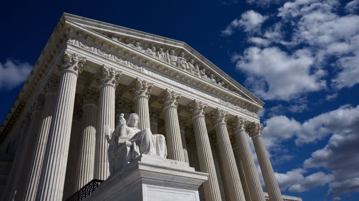 Supreme Court unanimously rejects ethics complaints by Democrats against Justice Clarence Thomas