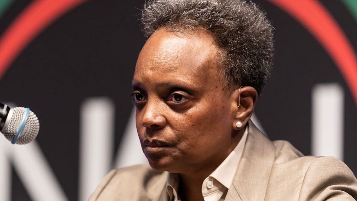 Outgoing Chicago mayor demands Texas governor stop 'inhumane and 'dangerous' busing of migrants