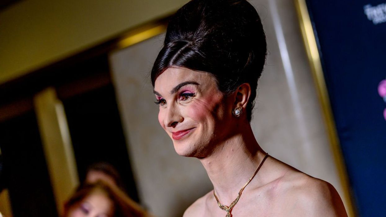 Dylan Mulvaney advertises K18 hair oil