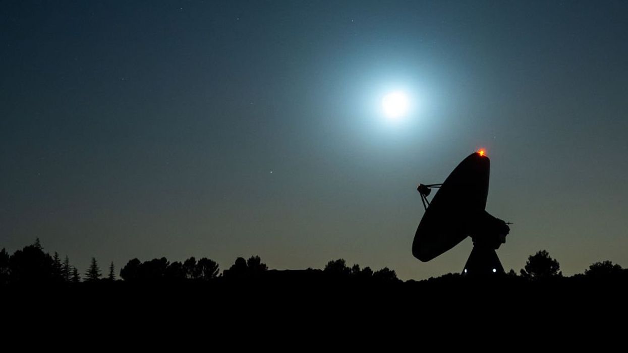 Scientists zero in on mysterious signals from heart of Milky Way galaxy over dangers of aliens finding us before we find them
