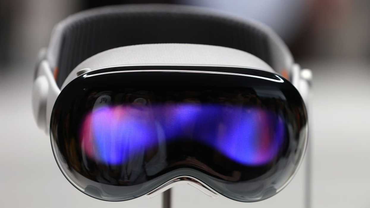 Apple's augmented reality goggles track your voice, eyes, and hand movements at all times, uses AI to mimic your persona