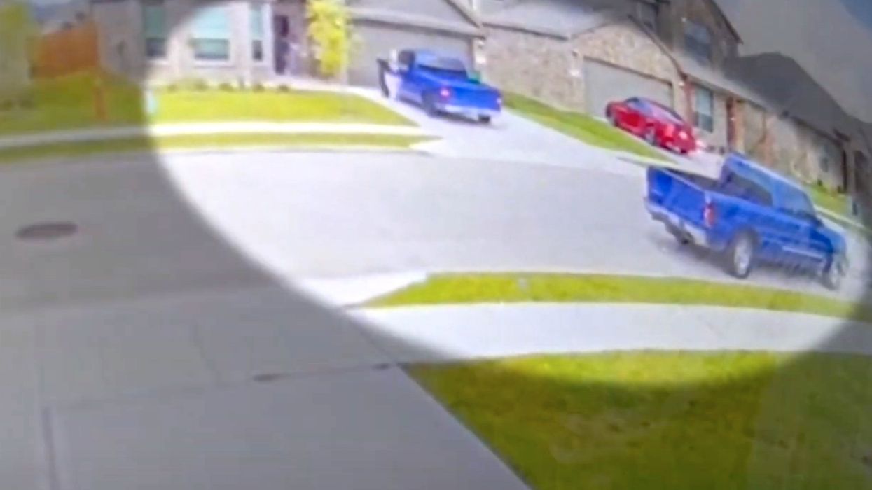 Video shows Texas mom rushing to put kitchen knife to throat of man allegedly trying to kidnap her 2-year-old daughter