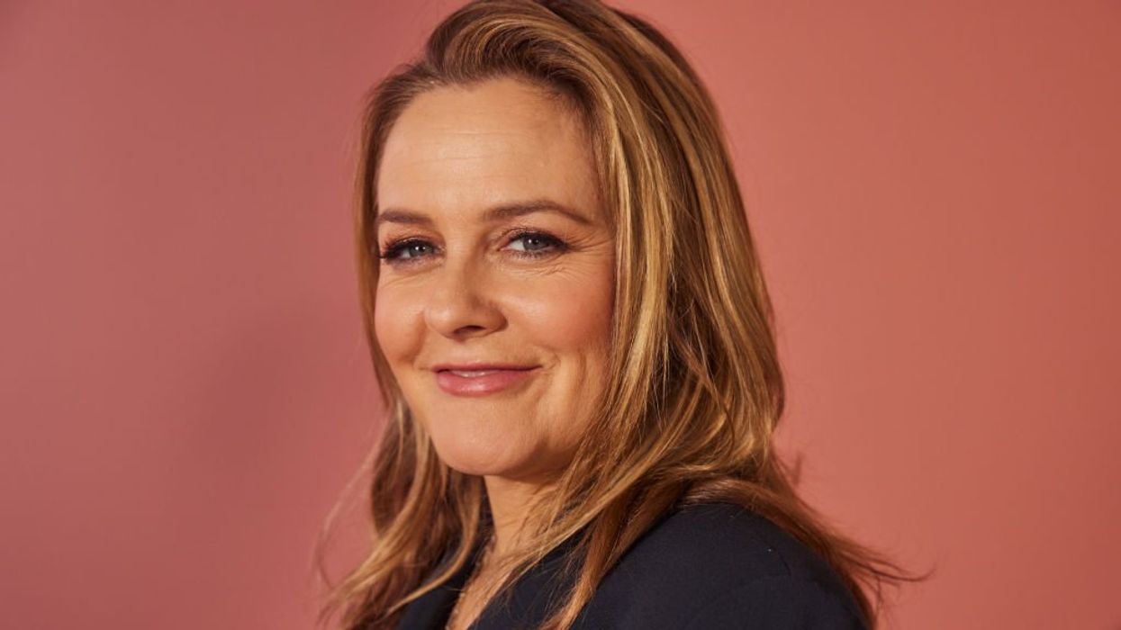 Actress Alicia Silverstone lauds RFK Jr., says she ditched Democratic registration and switched to Independent last year
