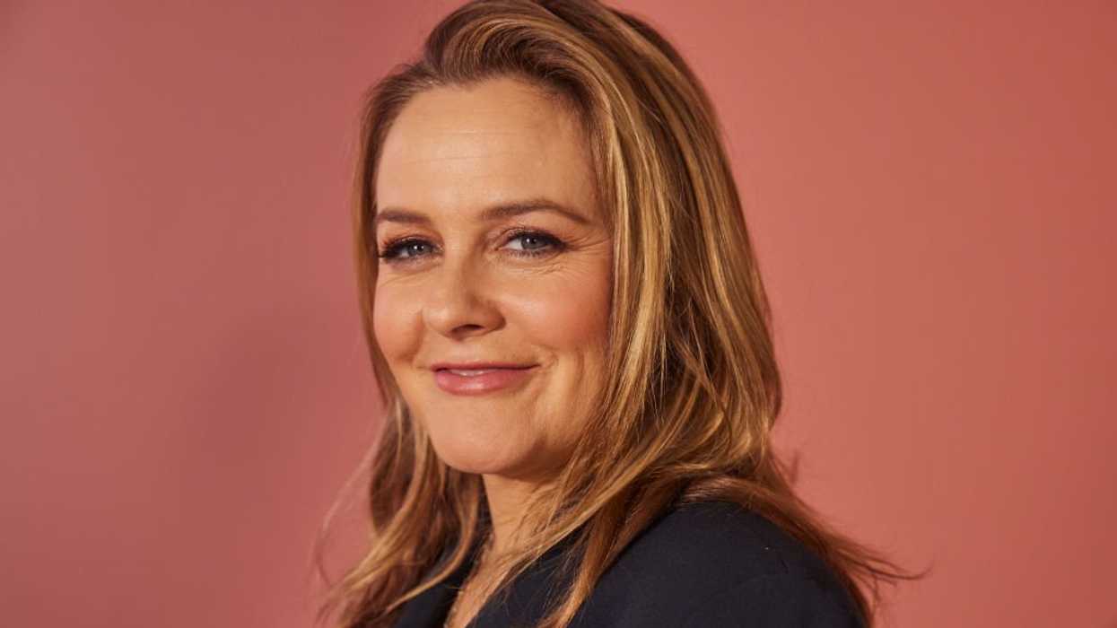 Actress Alicia Silverstone lauds RFK Jr., says she ditched Democratic registration and switched to Independent last year