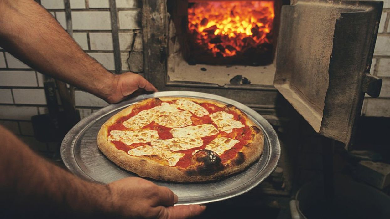 New York City turns up the heat on wood and coal-fired pizzerias, demands restaurants slice emissions by 75%