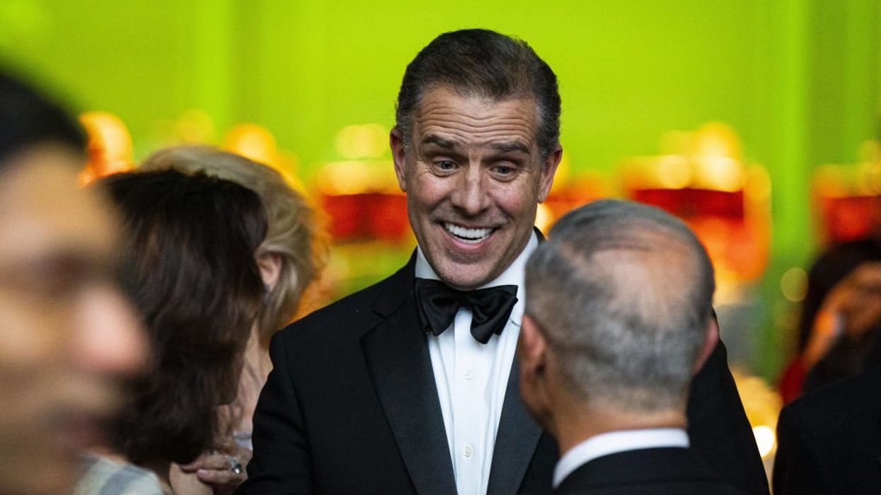 Dem senator laughs off Hunter Biden attending state dinner 2 days after plea deal: 'That's a separate thing'