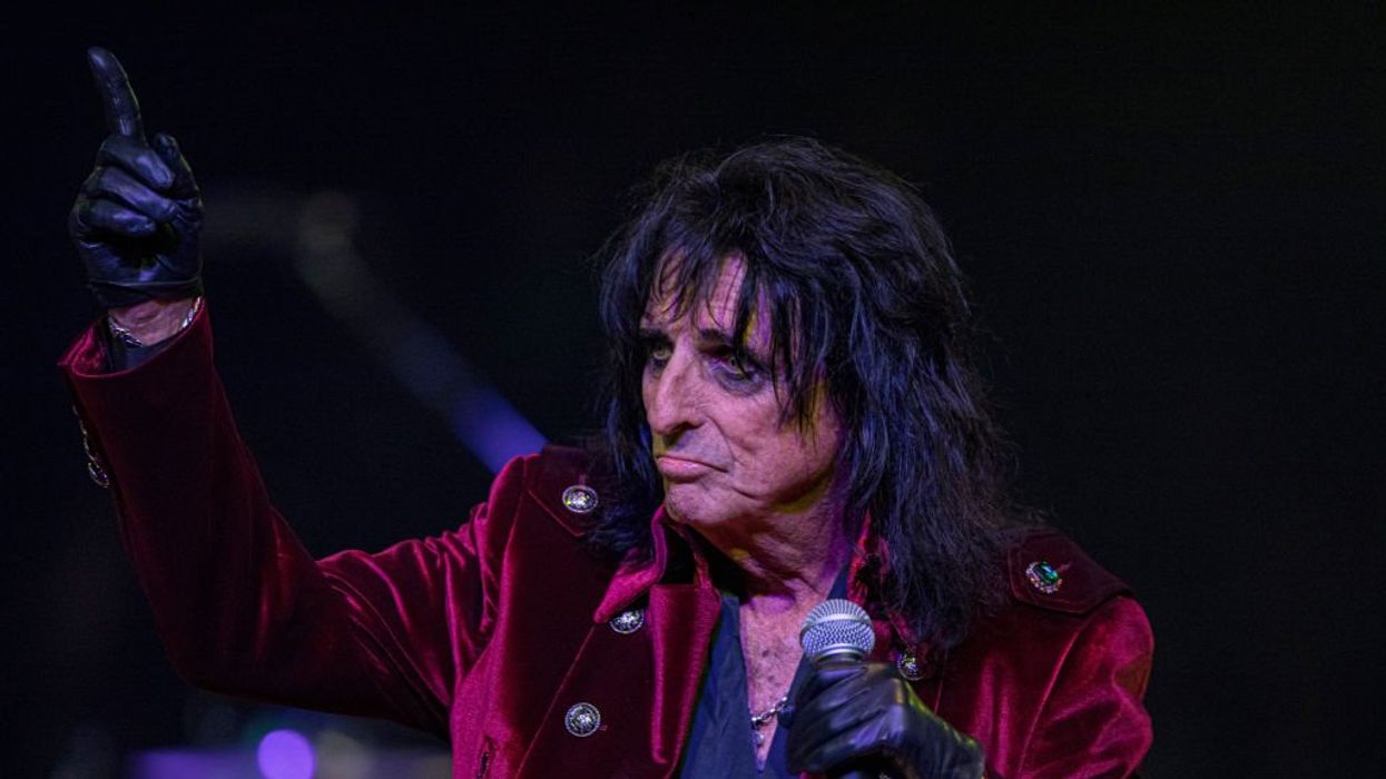 Alice Cooper shreds efforts by gender ideologues to confuse kids about their sexuality, riffs on insanity of woke culture: 'What are we in, a Kurt Vonnegut novel?'