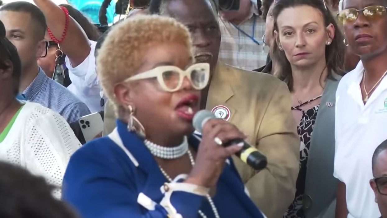 Democrat stands up for DeSantis, quiets protesters who jeer him at prayer vigil: 'It ain't about parties today'
