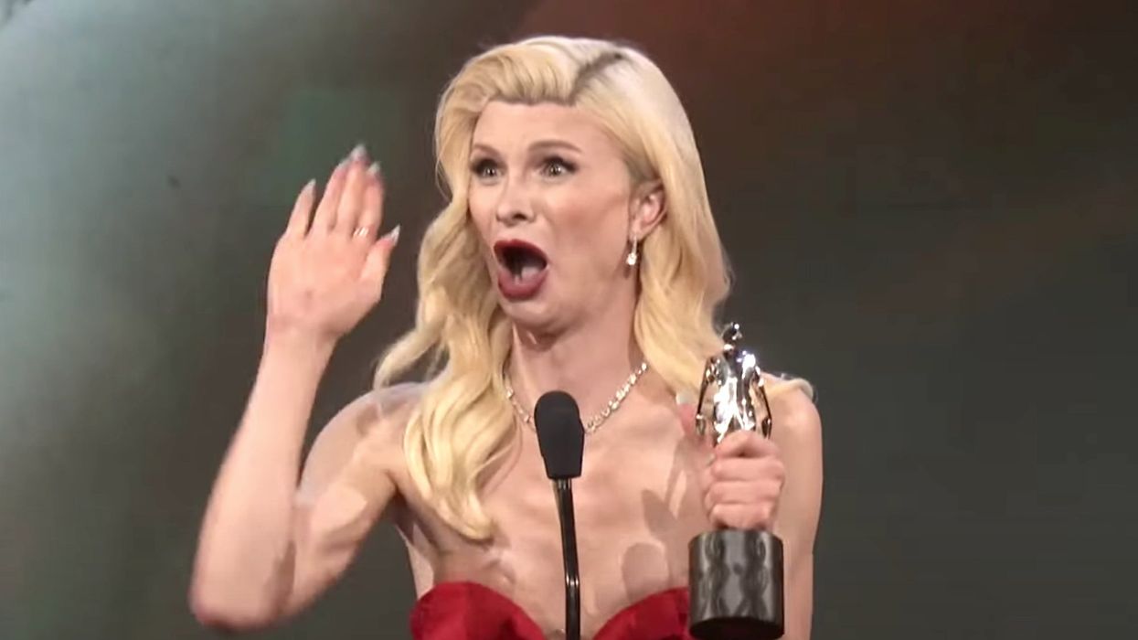 Dylan Mulvaney decries 'extreme' transphobia and hate while accepting award for 'breakout' online creator