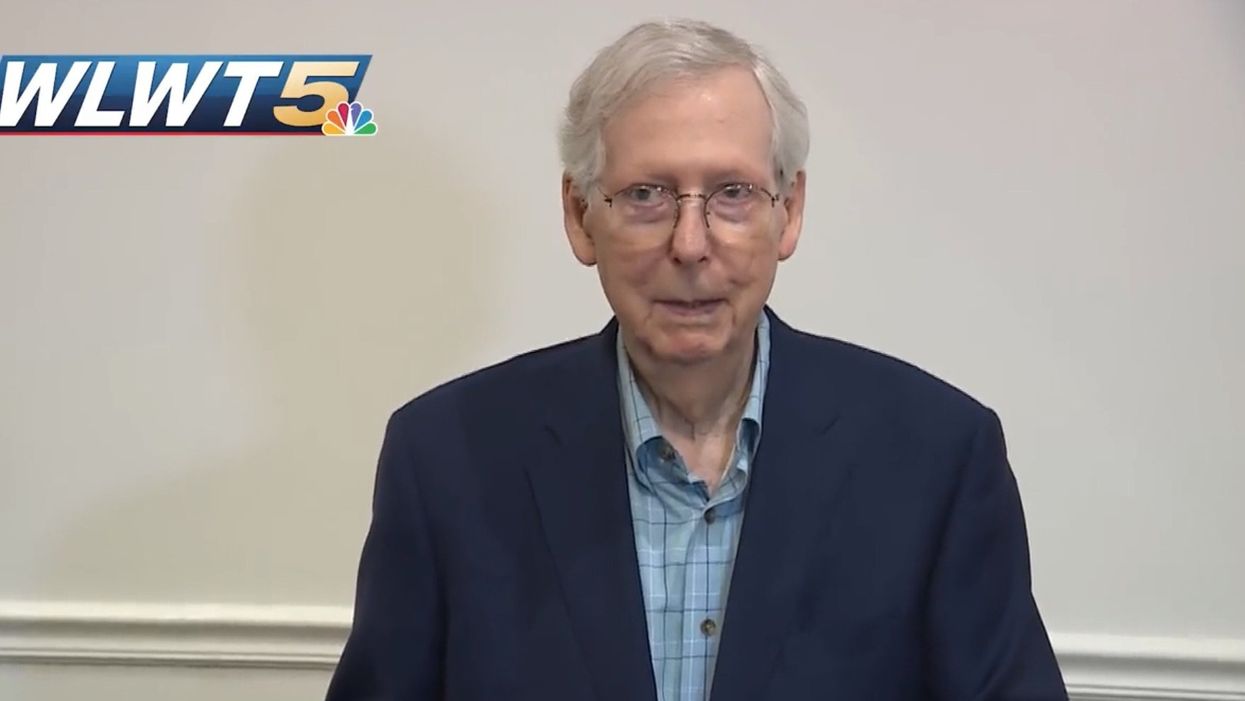 Alarming video shows Mitch McConnell, 81, freeze up a second time while speaking to reporters