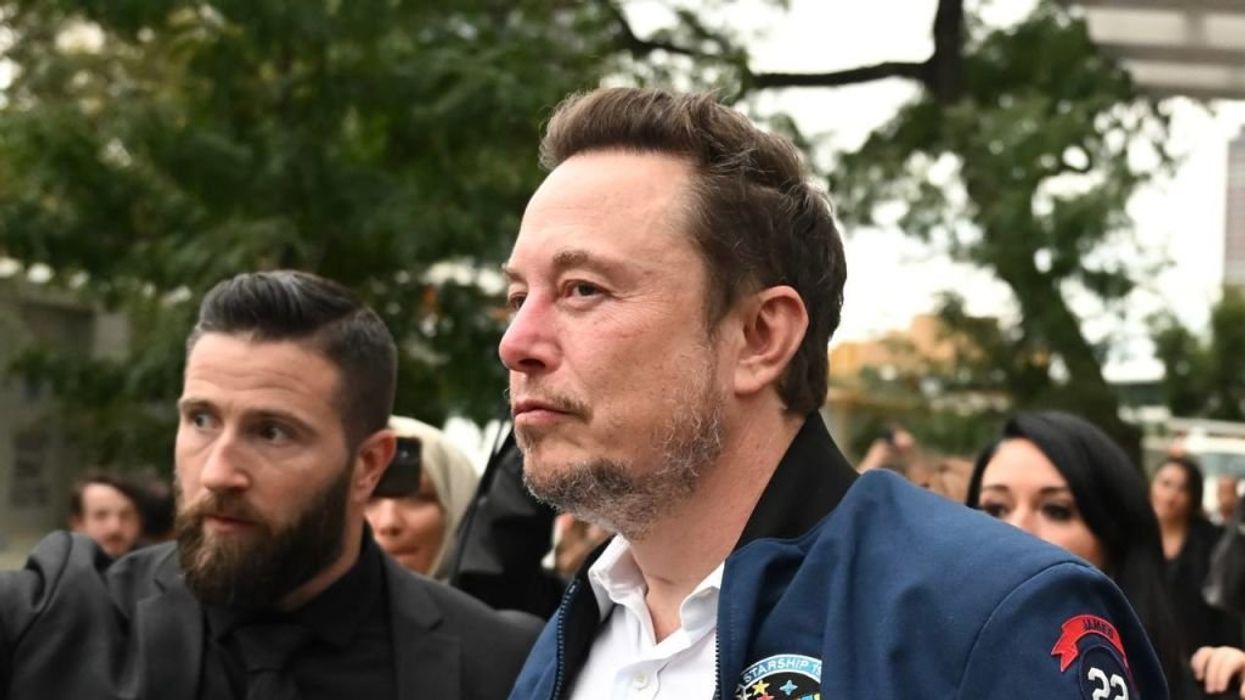 Elon Musk calls out lack of 'legacy media coverage' on border crisis