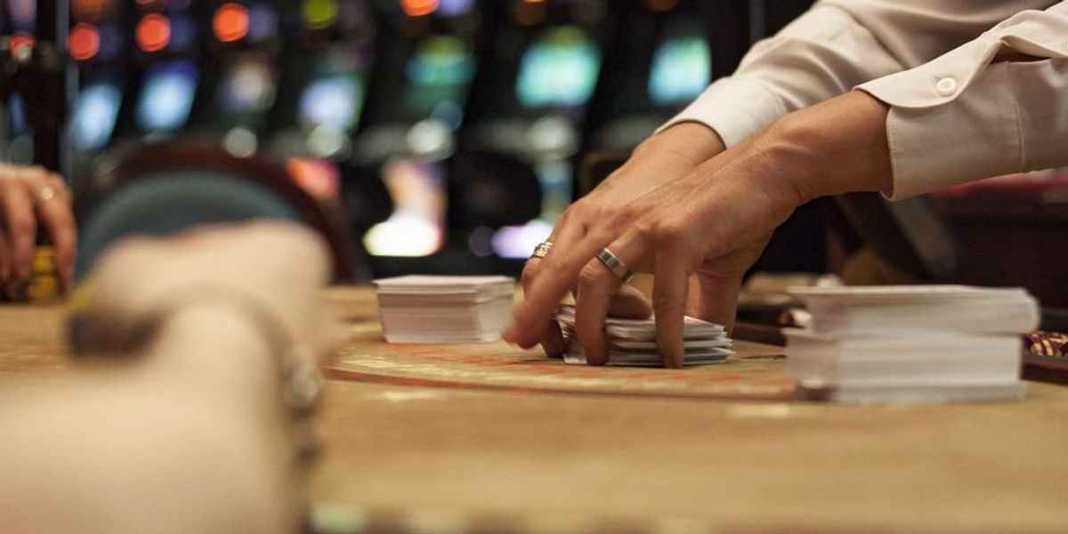 NextImg:2 Las Vegas baccarat dealers allegedly helped players cheat, win thousands | Blaze Media