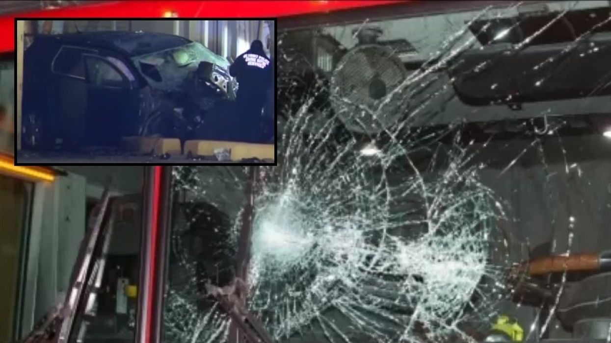 Mob attacks Detroit first responders, damaging fire truck and preventing EMS from assisting fatal car crash victims quickly