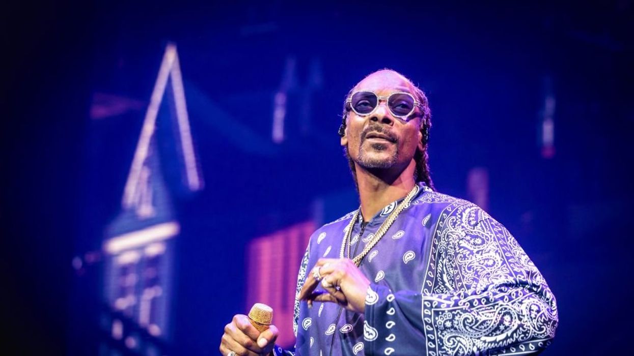 Snoop Dogg says he's 'giving up smoke,' asks people to respect his privacy