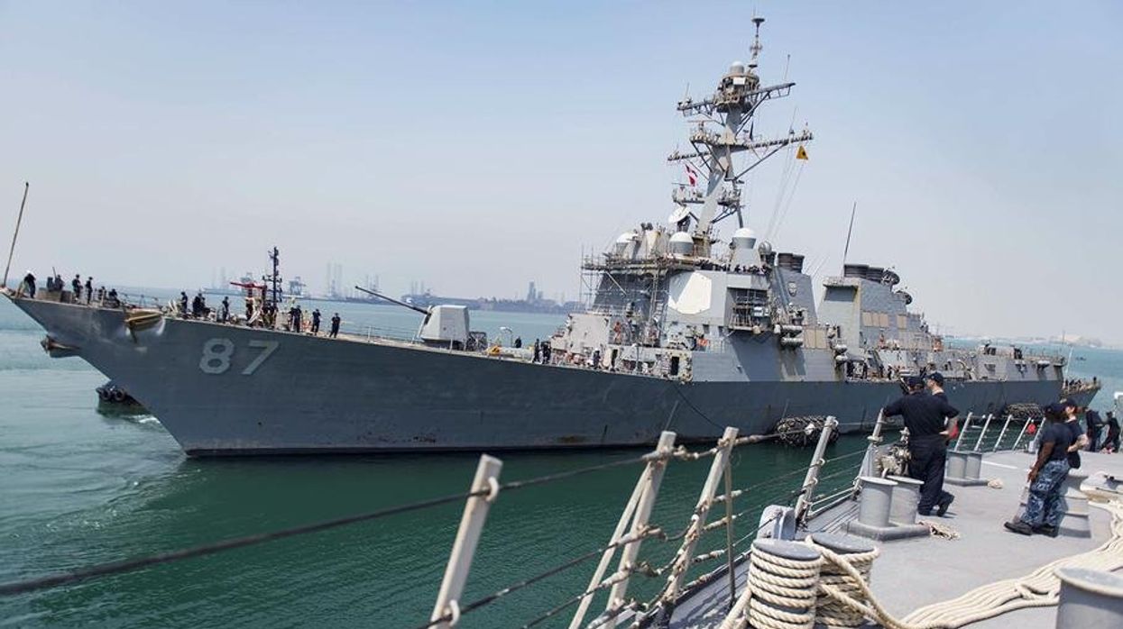 Following arrest of pirates, Iran-backed Houthis reportedly fire ballistic missiles at USS Mason in 'significant escalation'