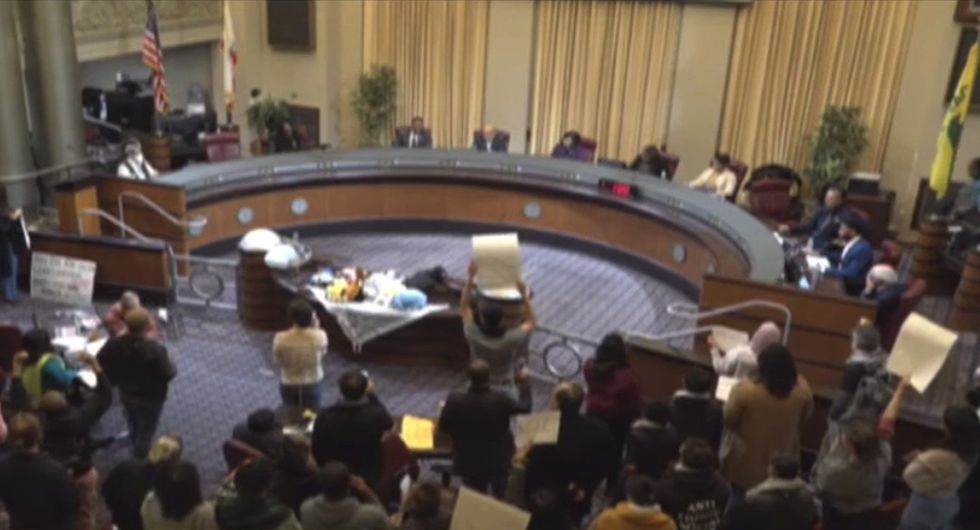 Oakland City Council demands ceasefire in Gaza but rejects opportunity to condemn Hamas: 'An embarrassing message'