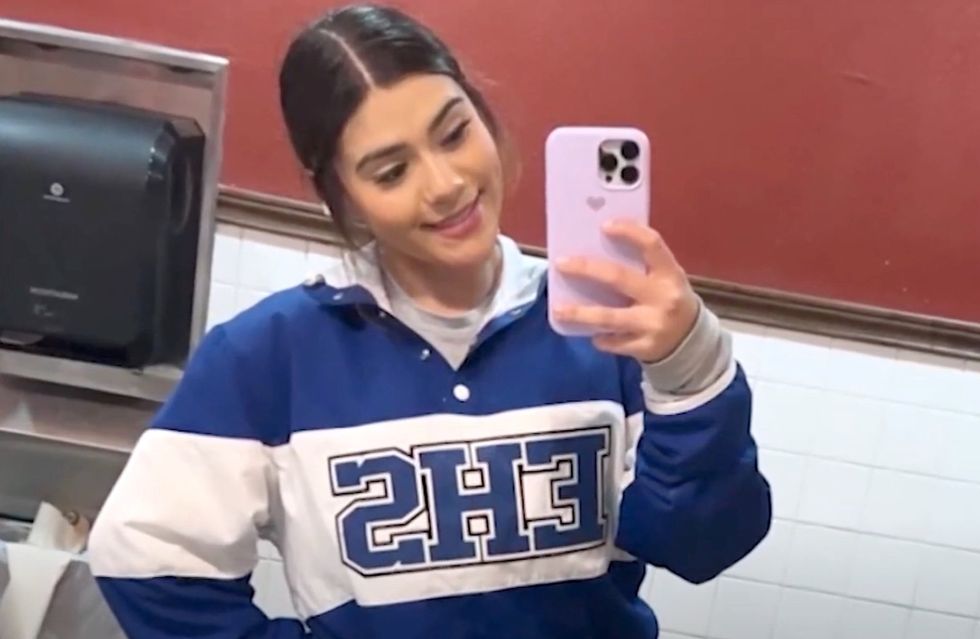 Texas mom finds high school cheerleader daughter dead in bathtub of their apartment‚ police investigating as capital murder