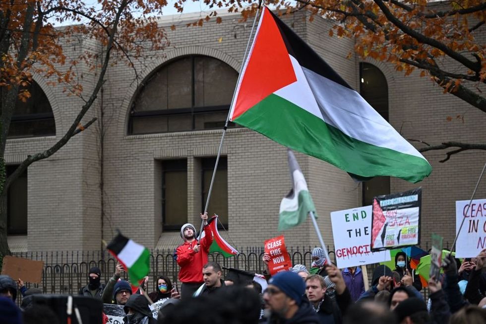 Oakland coffee shop issues apology after pro-Palestine staffers block Jewish woman from entering restroom