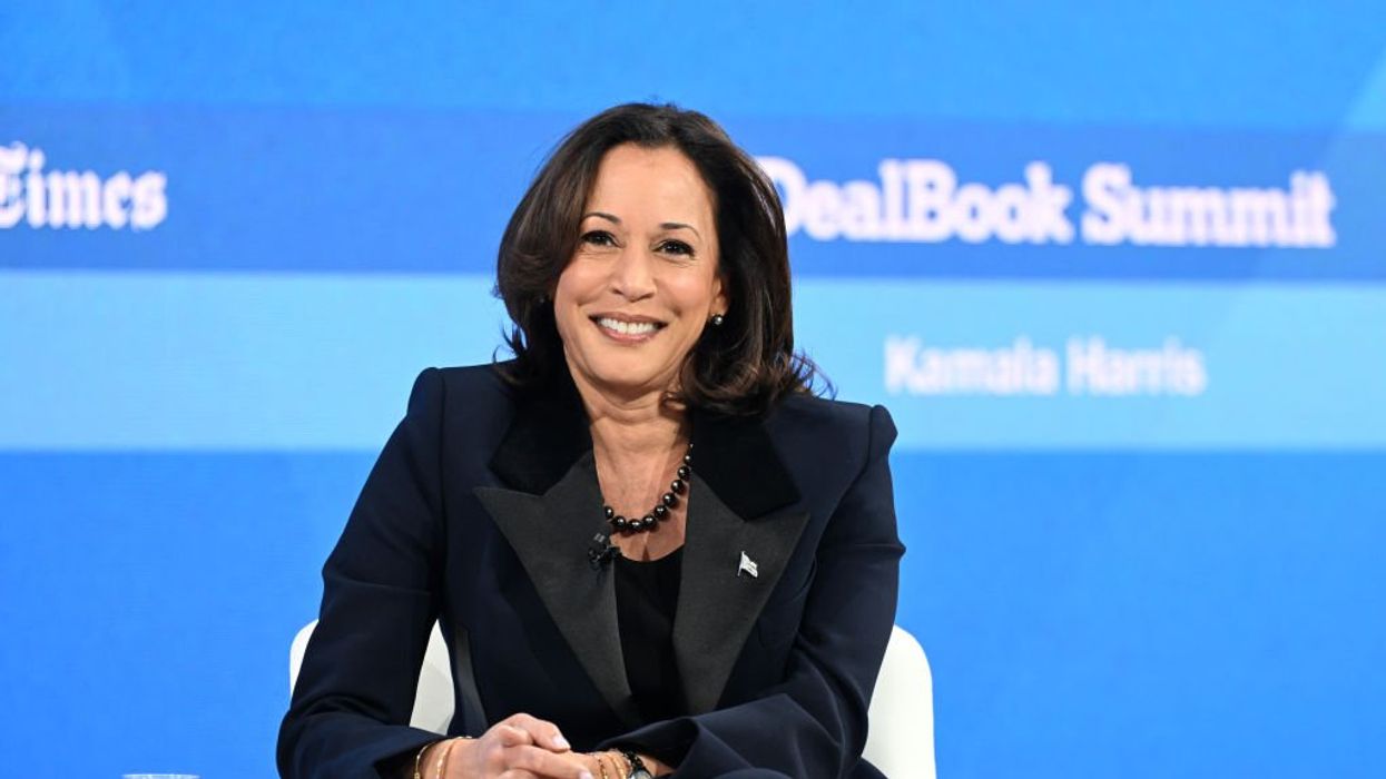 Kamala Harris says she supports the 2nd Amendment and an assault weapons ban