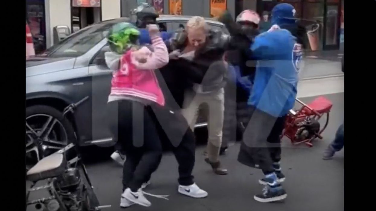 Mini-bike riders attack 'Beverly Hills, 90210' actor Ian Ziering on Hollywood Boulevard: 'Hooliganism on our streets'