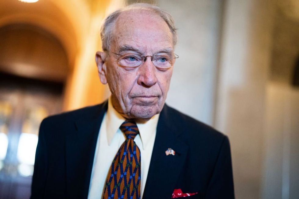 Sen. Chuck Grassley is getting antibiotic infusions at hospital‚ his office announces