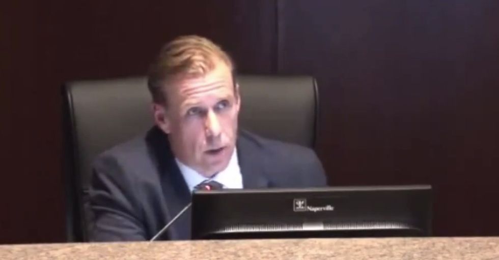 'Create a sign-up sheet': Chicago-area lawmaker calls on rich residents to open their homes to migrants