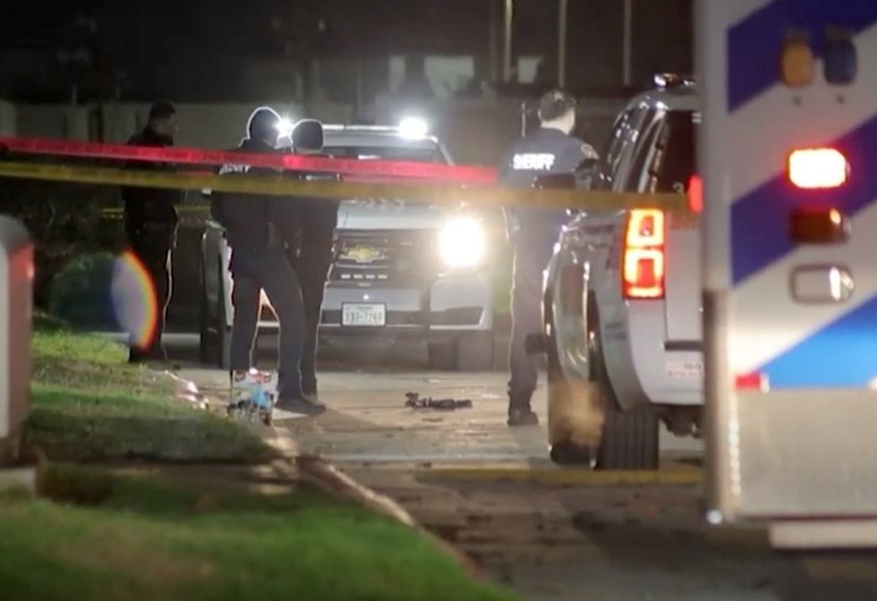 Texas man who was sleeping in his truck after a fight with his girlfriend shoots and kills car robber with AR-15‚ police say
