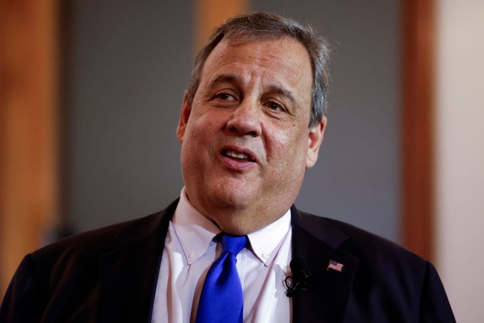 Christie says if mounting a third-party bid would assist Trump‚ 'then it is not the way forward'