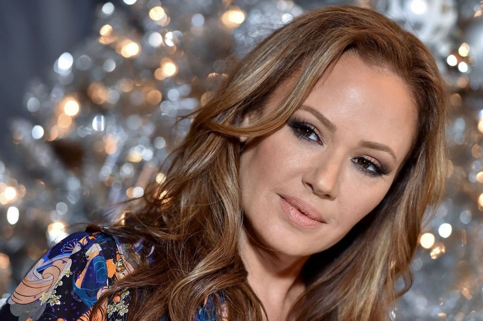 Leah Remini announces that she has earned her associate degree