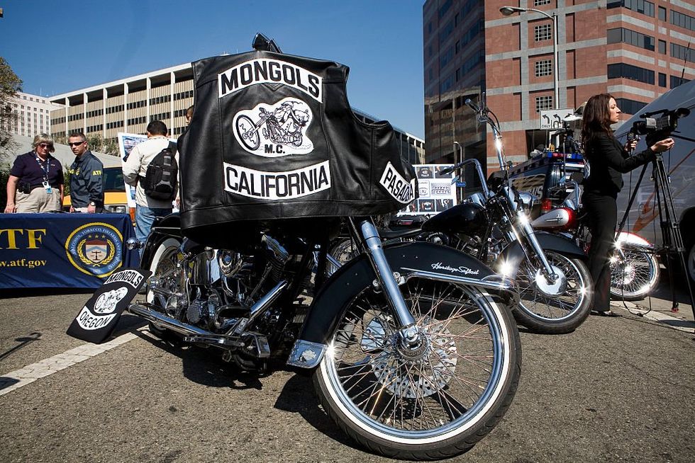 CA sheriff';s deputy accused of living double life with notorious biker gang: Report