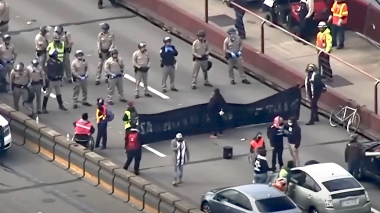 Anti-Israel protesters shut down traffic on Golden Gate Bridge, and San Francisco cops took 3 hours to arrest first protester