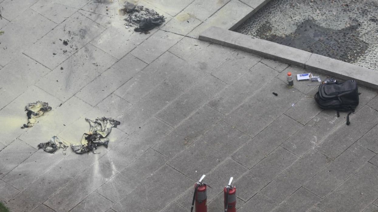 Florida man who set himself on fire outside Trump trial dies, manifesto had anti-government conspiracy theories, he sued Clinton Foundation