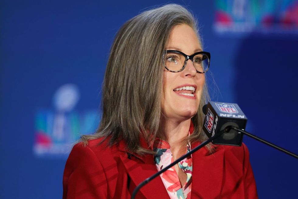 With help from two Republicans‚ bill to repeal Arizona abortion law clears state Senate; Democratic governor plans to sign