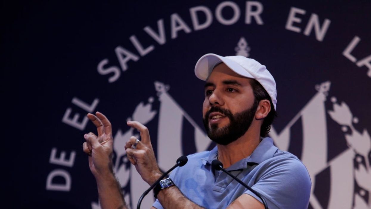 The Economist beclowns itself, recommending against adoption of El Salvador's successful anti-crime policies