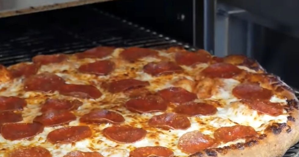 Burglar used stolen credit card to order pizza and have it delivered to his home, St. Louis police say.