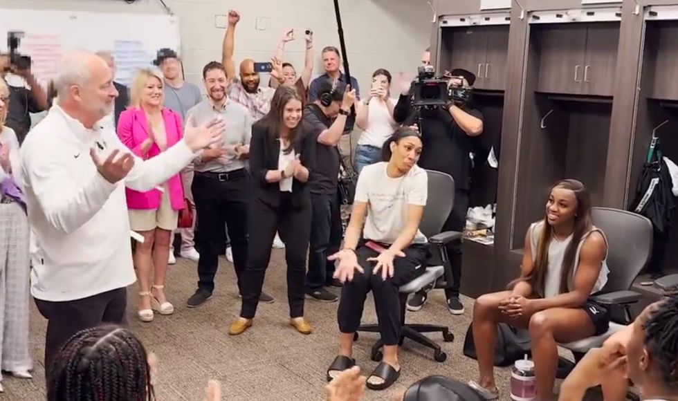 Las Vegas awards $100K to every player on its WNBA team for absolutely no reason