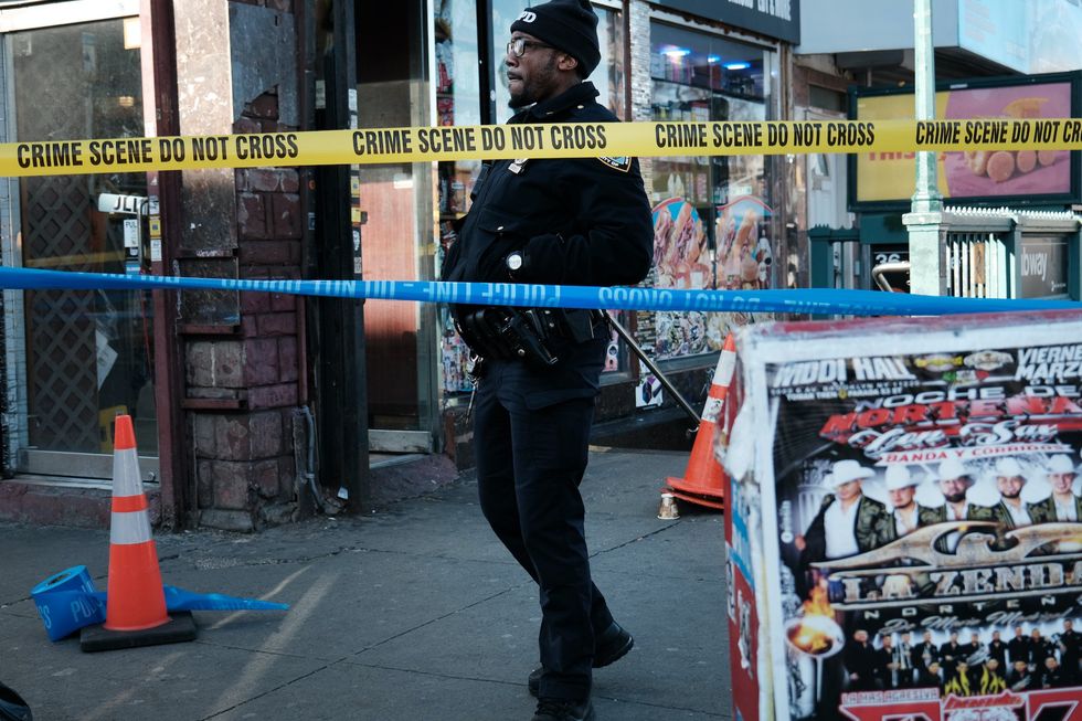 Liquor store owner shoots shoplifting suspect; NYC district attorney presses charges against owner