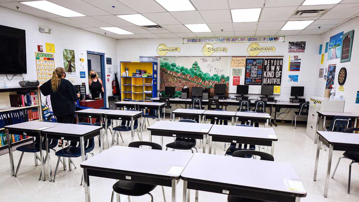 Wisconsin teachers resign after asking student on Snapchat to participate in foursome, according to high school report