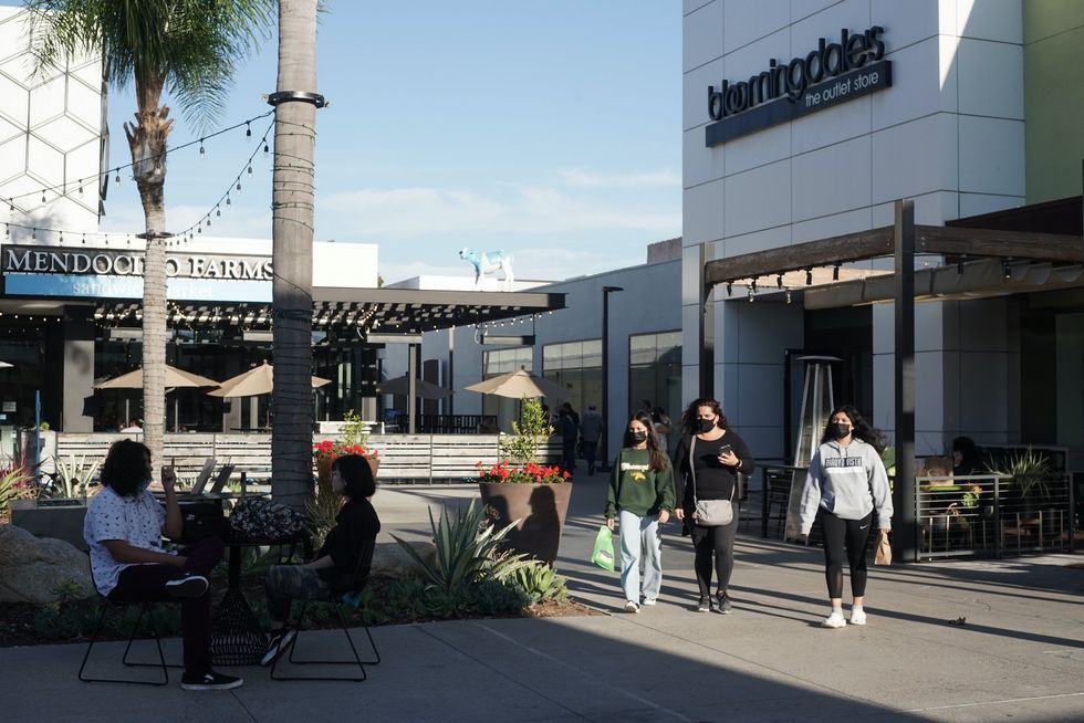 Man arrested for trying to snatch 5-year-old girl had tried to kidnap 6-year-old girl at the same California mall, police say