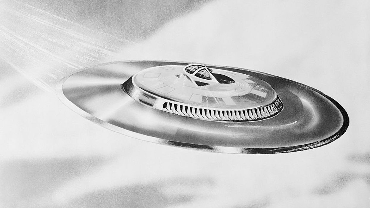 12 employees at the Red Rocks Amphitheater spot a three-story UFO: Report