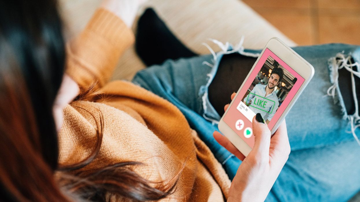 Woman, 18, cancels first date at last minute by calling 911, saying man is abusive ex-boyfriend threatening to stab her: Police