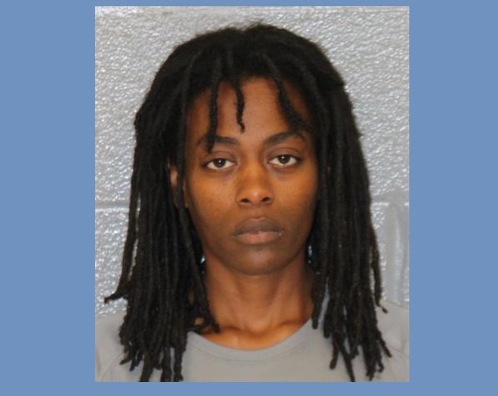 8-year-old girl dies in hot car; mom charged with manslaughter