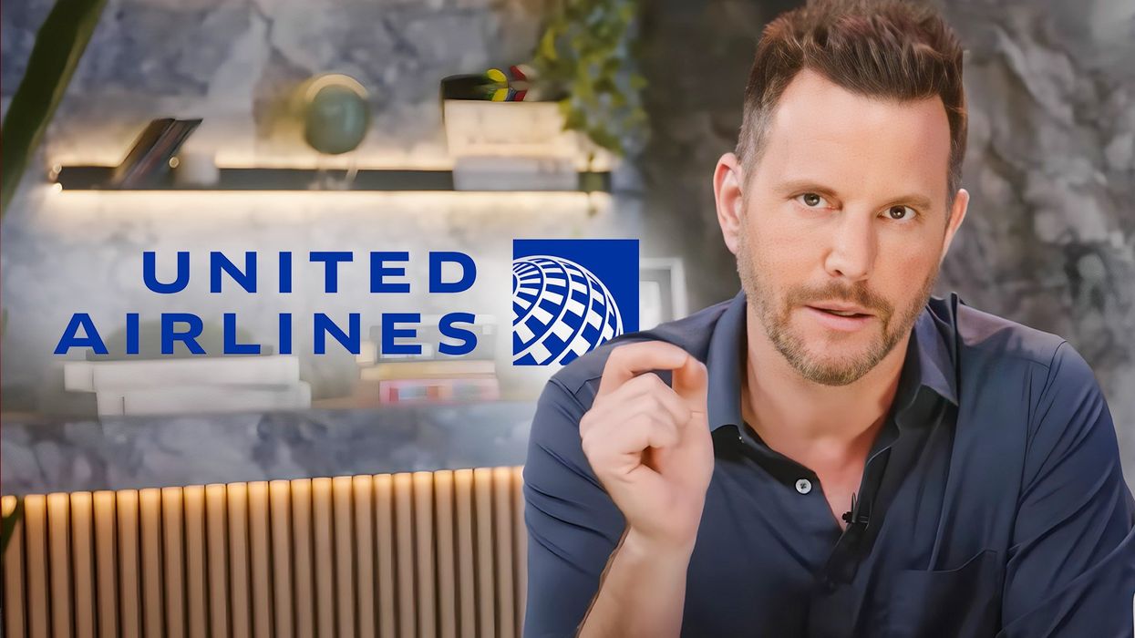 WTF! United Airlines kicks mom & baby off flight but keeps luggage because mom accidentally misgendered a flight attendant