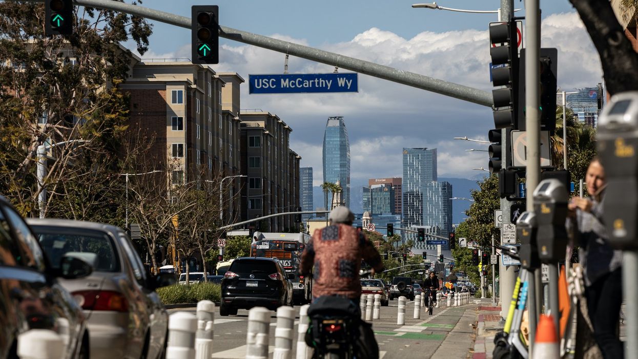 Video shows teenage girl fight off armed man who allegedly tried to kidnap her in broad daylight in Los Angeles