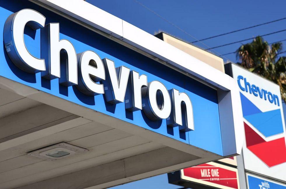 Chevron leaves anti-fossil fuels California, plans move to Texas