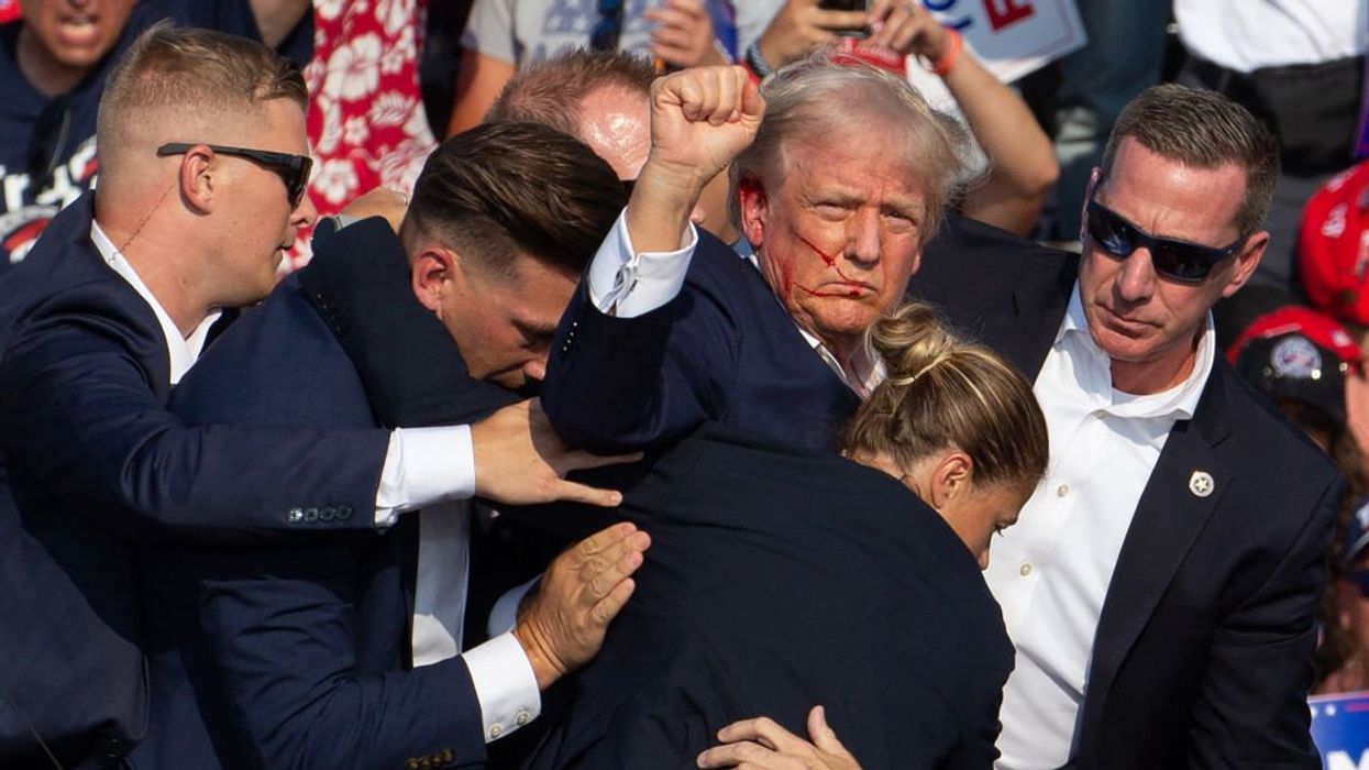 Secret Service leaves Trump vulnerable once again after female agent abandons post to breastfeed: Report