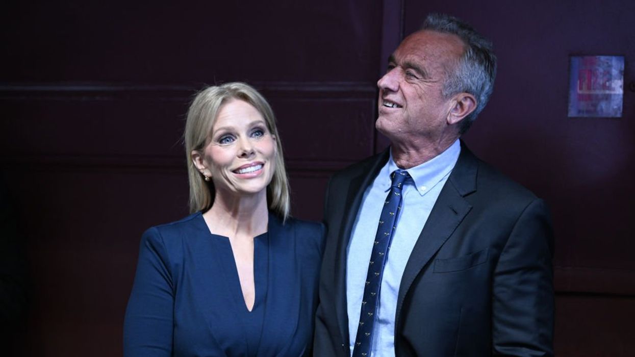 Guilt by association: Hollywood libs turn on Cheryl Hines